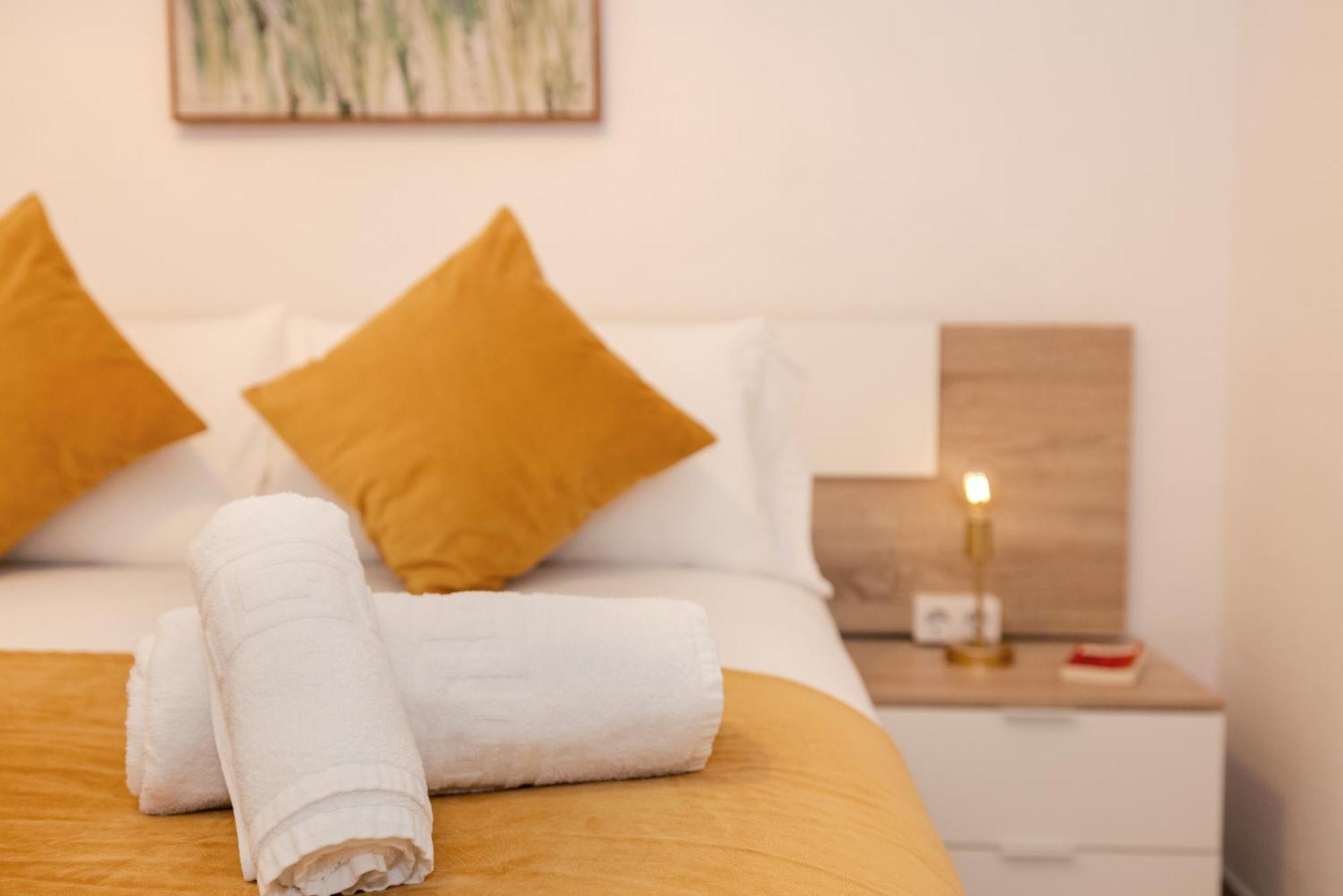 Apartamentos Trianasol Sevilla Exteriör bild